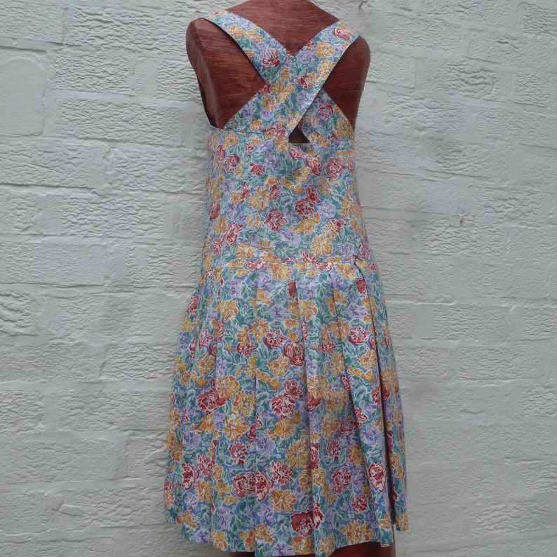 light floral cotton Laura Ashley /'80s UK fashion Cross backed sleeveless shirt style dress Vintage women/'s small sun dress summer clothing