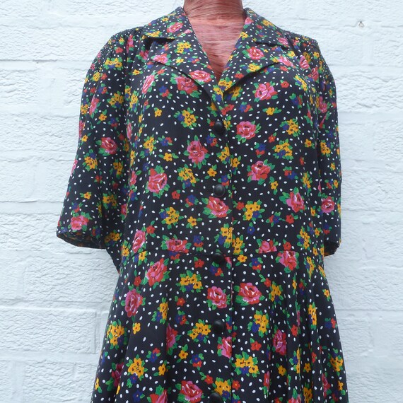 Large long shirt dress vintage 1970s clothing, gre