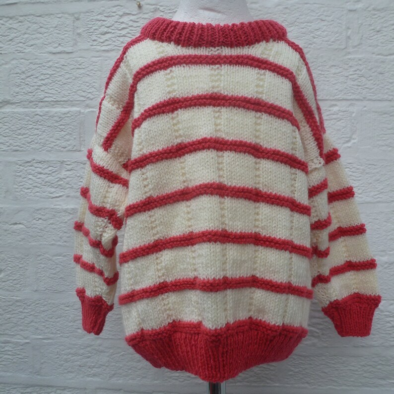 winter sweater top /& hat Vintage junior girls pullover 1980s knitwear.. granny knit fashion striped jumper handmade grunge kids clothing
