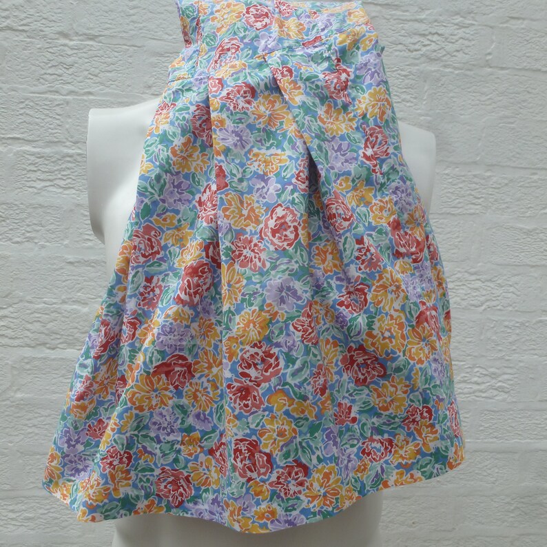 light floral cotton Laura Ashley /'80s UK fashion Cross backed sleeveless shirt style dress Vintage women/'s small sun dress summer clothing