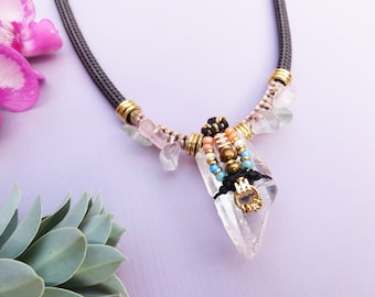 Original quartz crystal stone necklace, ethnic and boho chic style, one of a kind modern talisman, high fashion woven necklace // AKHA