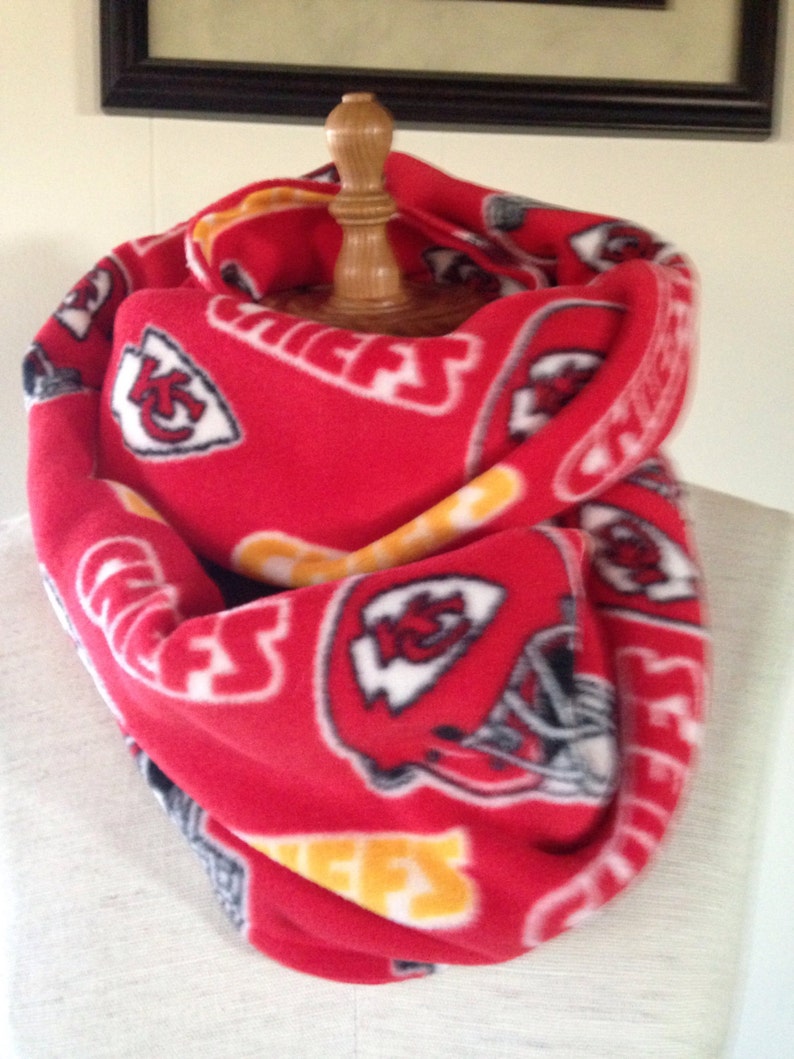 Kansas City Chiefs Fleece Infinity Scarf: Arrowhead Kingdom image 2