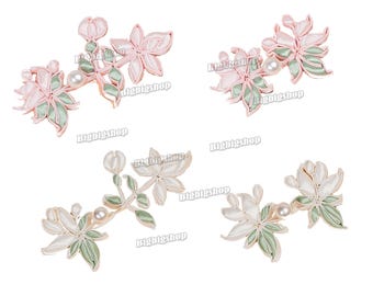 Op de afbeelding: Vier bloemen haarclips met roze, witte en groene bloemblaadjes, geaccentueerd met imitatieparels. De clips hebben een delicate, handgemaakte uitstraling, perfect voor bruiloften of speciale gelegenheden. De tekst "Bigbigshop" is zichtbaar.