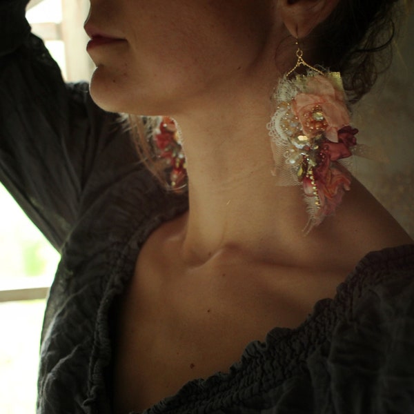 Tim Tim Hand embroidered Earring main image 1