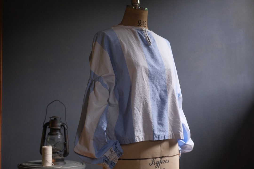 Blusa de tela vintage con mangas abullonadas España