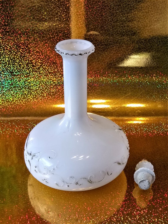 Large ornate milk glass barber cologne bottle vin… - image 5