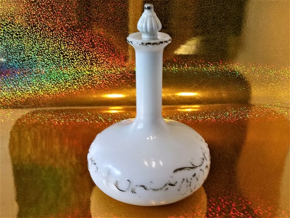 Large ornate milk glass barber cologne bottle vin… - image 2
