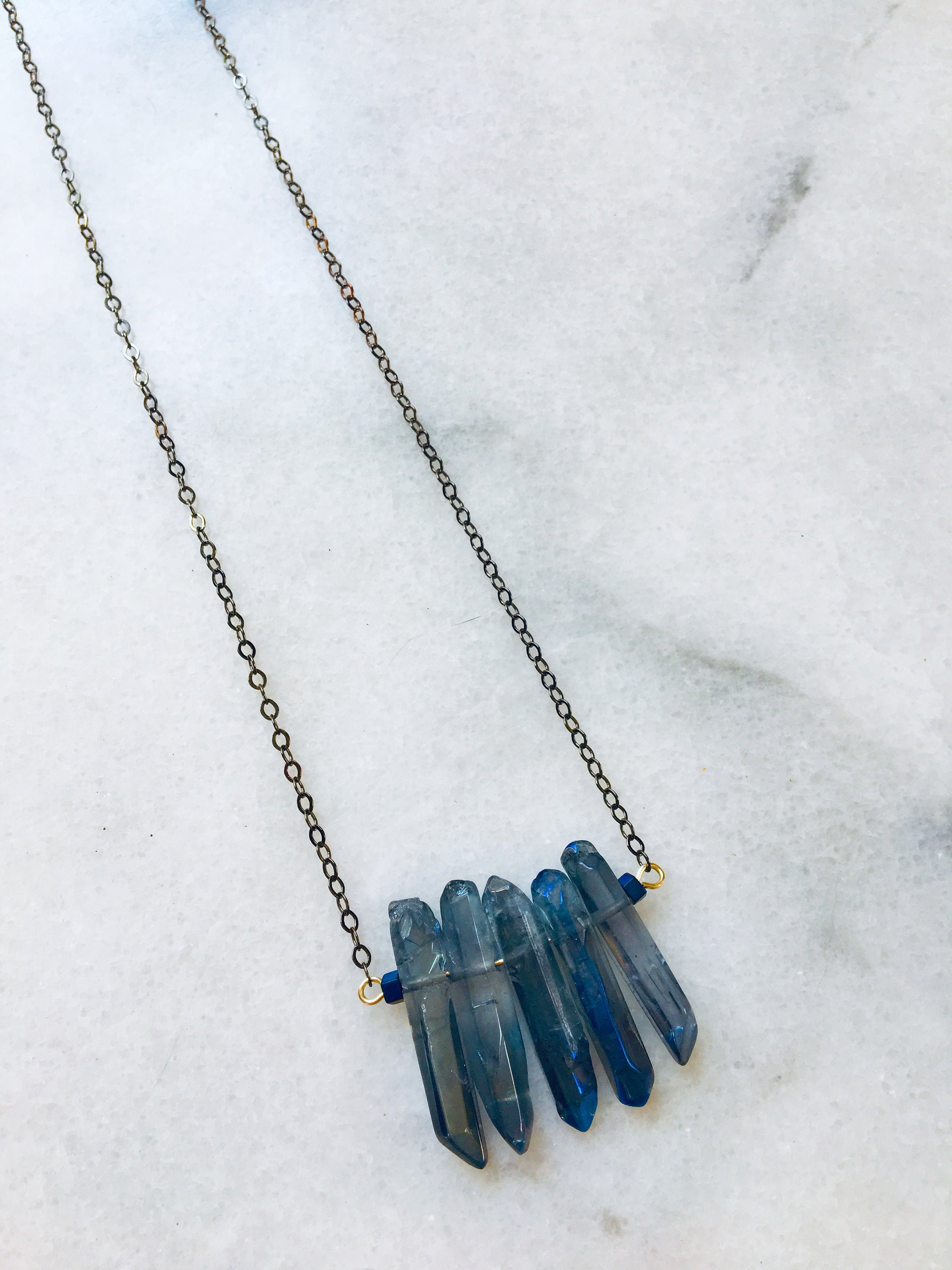 ネックレス・ペンダント blue quartz Necklace Blue Aura Quartz Point Necklace, Titanium Plated Chain - Etsy