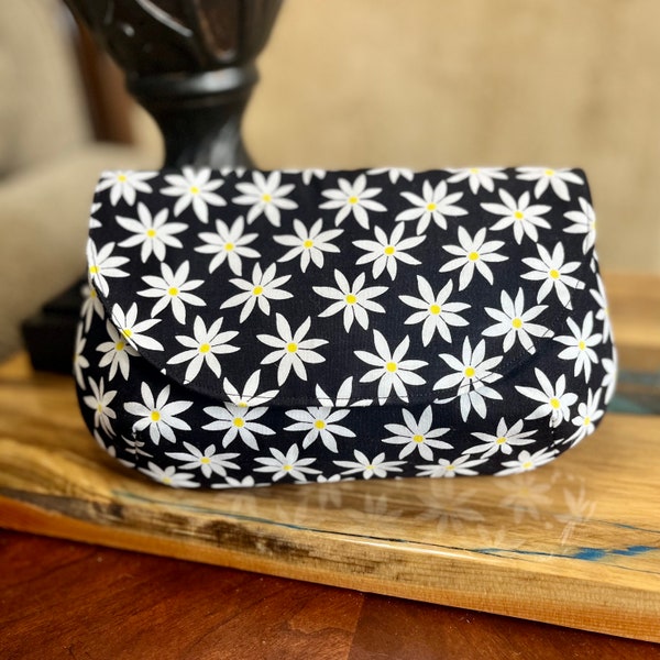 Daisy Print Print magnetic clasp Clutch Fabric Handmade clutch