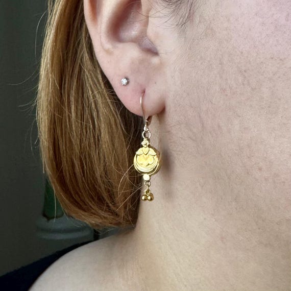 22k-gold-ornate-floral-drop-dangle-earrings-vintage-gem
