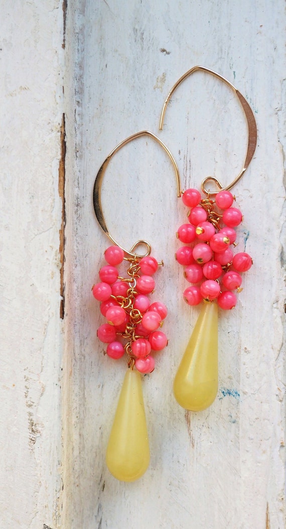 Boucles D'oreilles Anciennes Jade Et Corail Rose Plaqué Or - Style Moderniste, Occasion