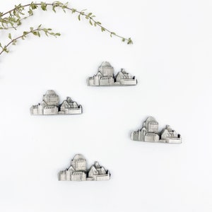Château Frontenac in Quebec City Magnet - Handmade Metal Unit - For fridges and steel surfaces - Souvenir gift - Custom order possible