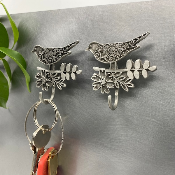 Magnetic Bird Key Holder - Magnetic Key Hook - Magnetic Hanging Hook - Pewter Canada Souvenir - Entry Key Station - Leash Jewels Mitts