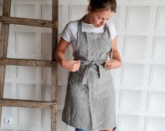 Striped linen apron, linen kitchen dress, rustic linen apron with pockets, daily apron, softened apron, vintage rustic bakery cafe apron