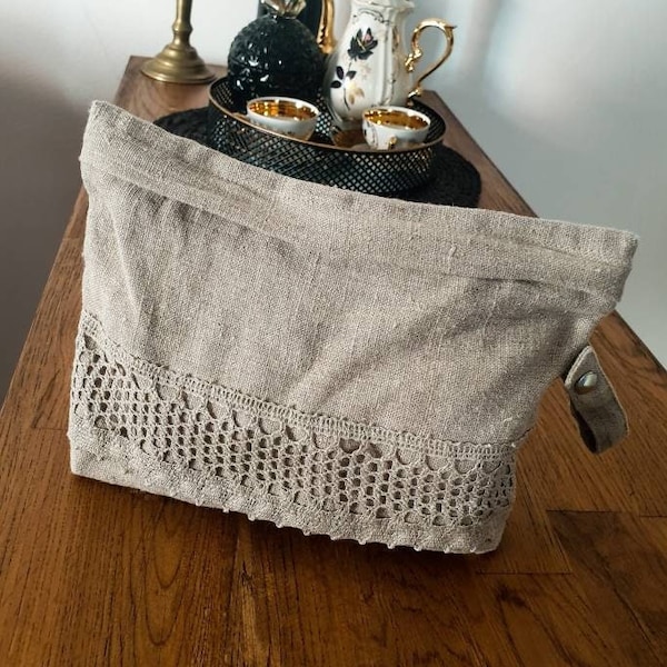 Linen cosmetic bag with lace, linen pouch, linen cosmetic pouch, raw linen travel bag, linen make up bag, linen purse with zipper