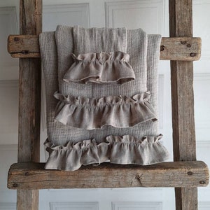 Waffle linen bath towel with ruffles, ruffled sauna towel, stonewashed linen rustic towel with ruffle design, vegan towel