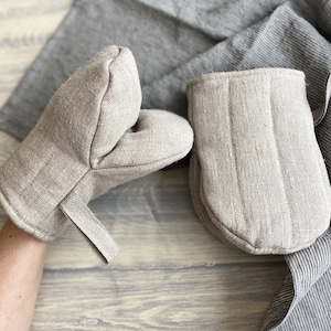 Rough linen oven gloves set of 2, linen mitts set of 2