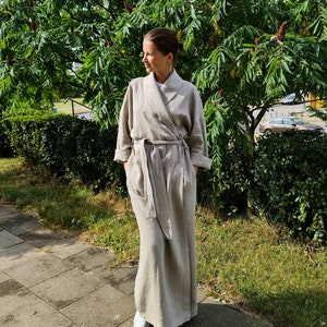 Robe en lin brut, robe kimono en lin naturel, robe longue beige en lin rustique lavé à la pierre, vêtements en lin brut, peignoir en lin lavé