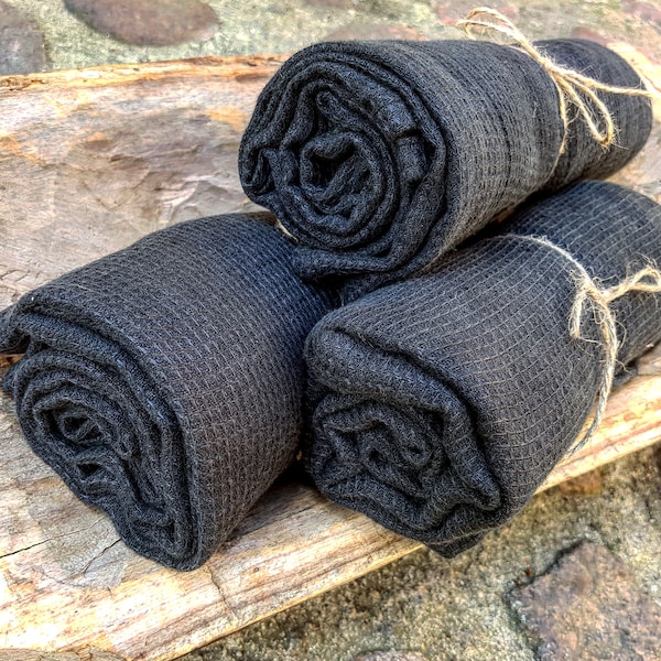 Soft black waffle linen bath towel, sauna towel, black stonewashed linen towel, waffle pattern towel, black bath towel, vegan beach towel