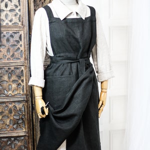 Split leg pottery apron from raw linen, Cross back linen apron for potter, black raw linen ceramic apron, burlap pinafore crafts overall