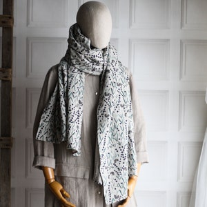 Washed linen wide scarf with lavender flower detail, long wide floral linen scarf, oversized linen scarf, linen shawl, linen wrap