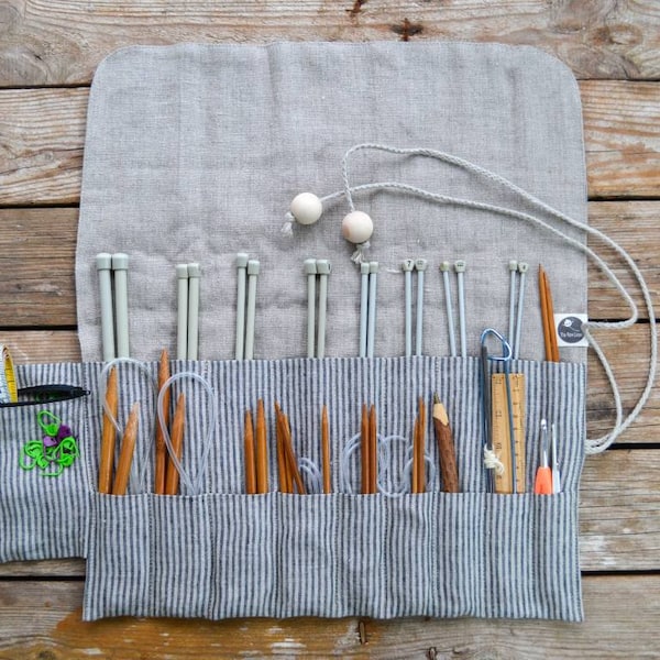 Linen knitting neeedle case with small pocket, linen knitter bag, linen needle holder, linen organizer bag with storage pockets