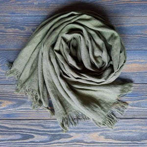 Long moss green linen scarf, softened linen unisex scarf, long linen scarf for men, linen scarf for women, green linen shawl, summer scarf