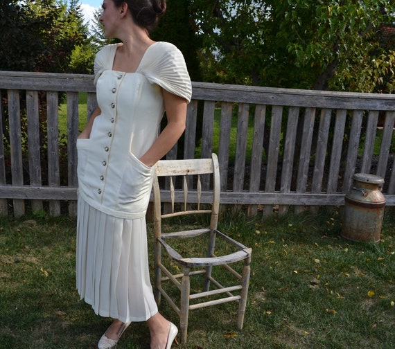 1920s-30s Flapper Like Style Cream Dress