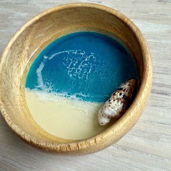 4" Resin Wood Bowl with Seashell