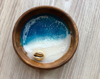 Resin Wood Bowl with Cowry Shell