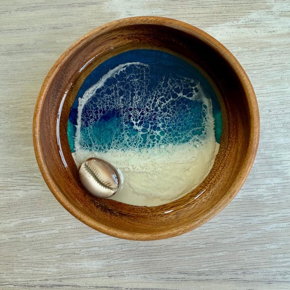 4" Resin Wood Bowl with Cowry Seashell