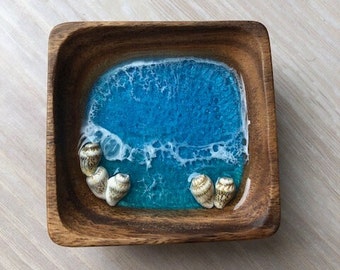 Resin Wood Bowl with Seashells