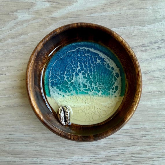 4" Resin Beach Wood Bowl with Silver Cowry Shell