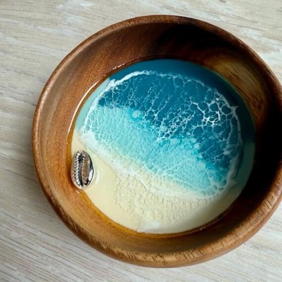 4" Resin Beach Wood Bowl with Silver Cowry Shell