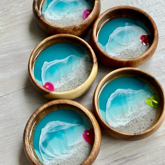 Resin Beach Bowl with Anthurium Flower