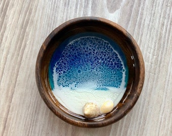 4" Resin Wood Bowl with Seashells