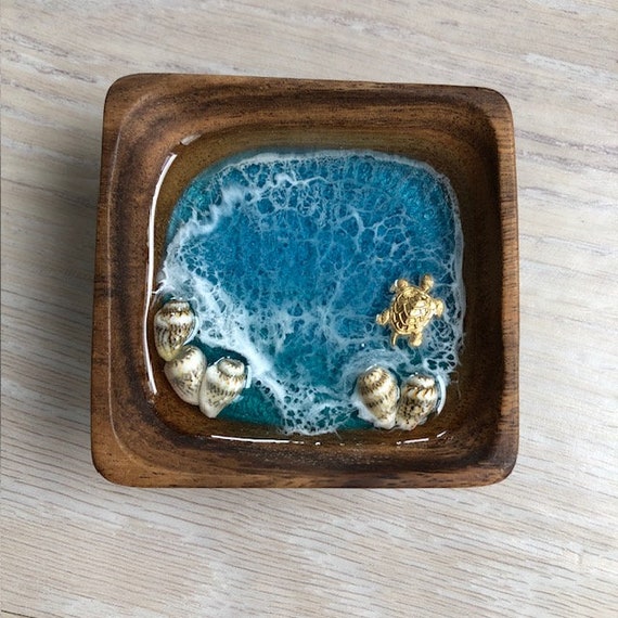 Resin Wood Bowl with Seashells