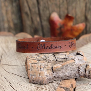 Personalized Engraved Custom Text or Name Leather bracelet Dad Gift Mom Gift Family Bracelet Instant Font Preview ChristmasGift Idea
