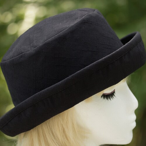 Womens Upturned Brim Hat in Black or 