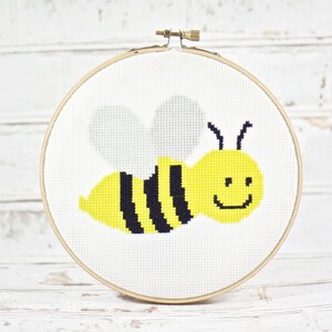 Bumble Bee Cross Stitch. Modern Cross Stitch Pattern. PDF PATTERN. Instant Download. Honeybees Design. Insect Art. Garden Decor. Embroidery