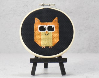 Mini Halloween Owl Counted Cross Stitch Pattern for the beginner.  Easy and quick - for young stitchers to learn - pdf digital download