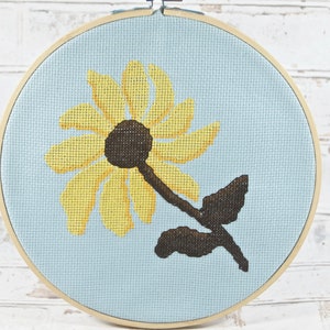 Farm and Country Sunflower Counted Cross Stitch Pattern, Spring Crafts DIY Digital Download, Simple Yellow Flower PDF Embroidery Chart
