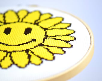 Modern Yellow Daisy Flower Counted Cross Stitch Pattern, Simple Flower Design, Easy Beginner Spring Craft, Instant Download, Mother's Day