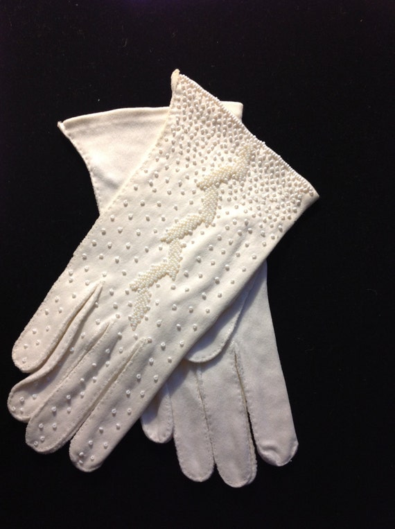 Beautiful Vintage Beaded White Cotton Gloves - image 1