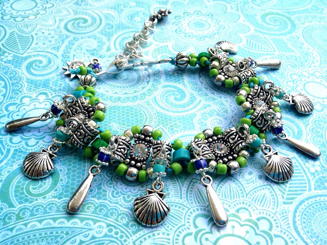 Endless Summer Rhinestone Seashell Anklet