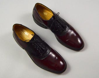Vintage 1980s Size 9.5 2 Tone Saddle Shoes by Johnston Murphy