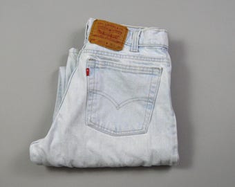 Vintage 1990s Size 29x29 Light Wash 550 Relaxed Fit Jeans by Levi's