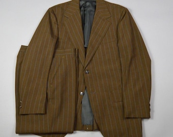 Costume rayé marron DeWitt Collection, taille 38, neuf d'époque (Deadstock) des années 1960/1970.