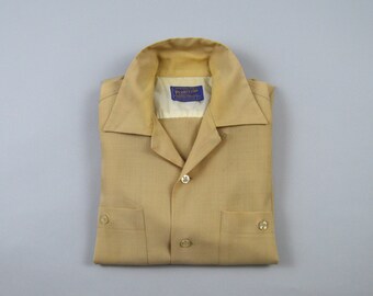Vintage 1950s Pale Yellow Light Weight Wool Loop Collar Shirt by Pendleton Size Small