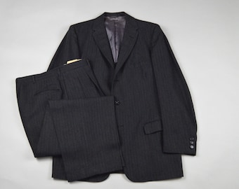 Vintage 1950s Charcoal Herringbone Suit by Marshall Field Size 40